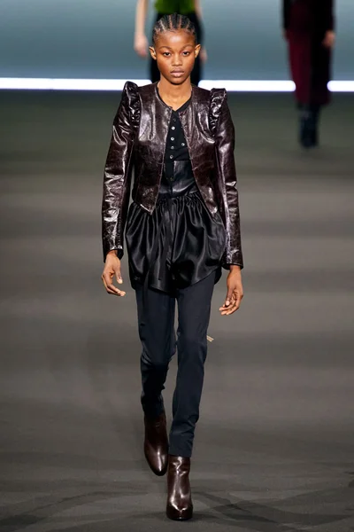 Look 14